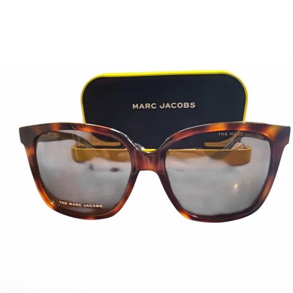 Marc Jacobs Accessories - Marc Jacobs Tortoise Cat-Eye Sunglasses with Brown Gradient Lenses